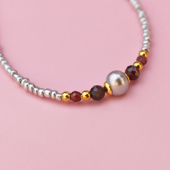 Dainty garnet and real pearl necklace, basic stack boho collar necklace - Picture 1 of 8